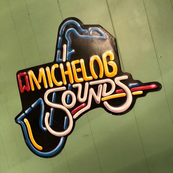 Vintage Michelob Sounds Tin Metal Beer Sign Embossed Music 32x28 Man Cave Garage - Picture 7 of 7